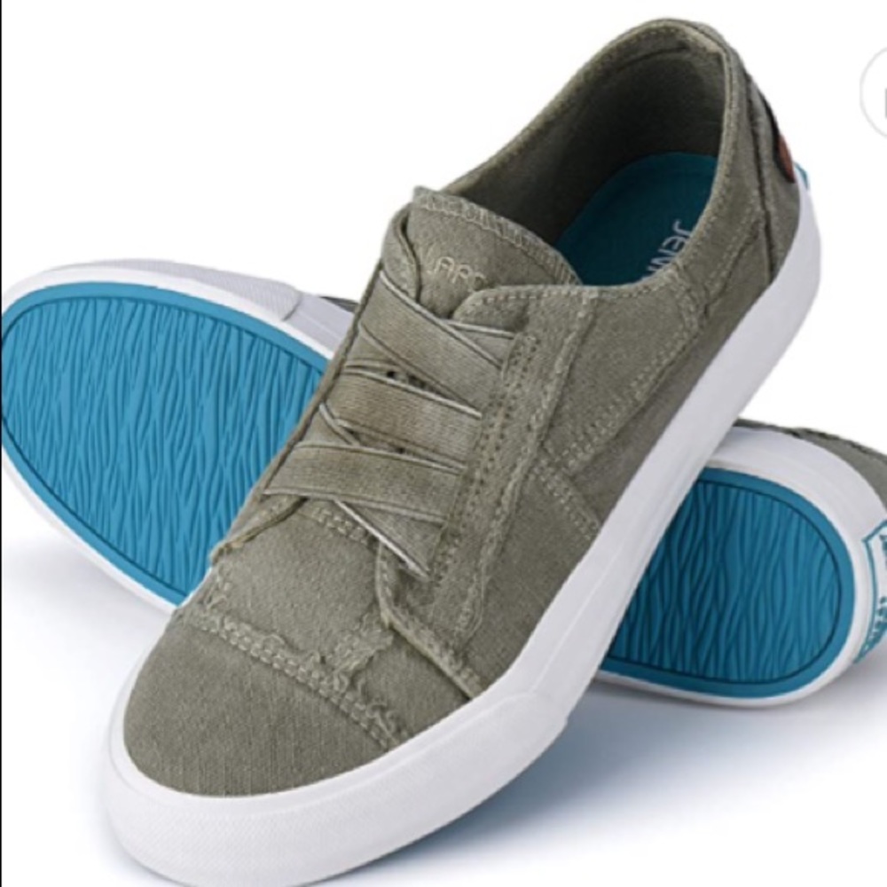 Jenn Aador slip on sneakers